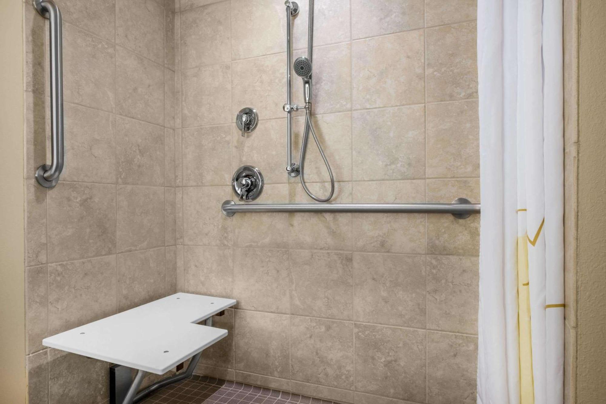Hawthorn Suites By Wyndham Bridgeport Exteriér fotografie